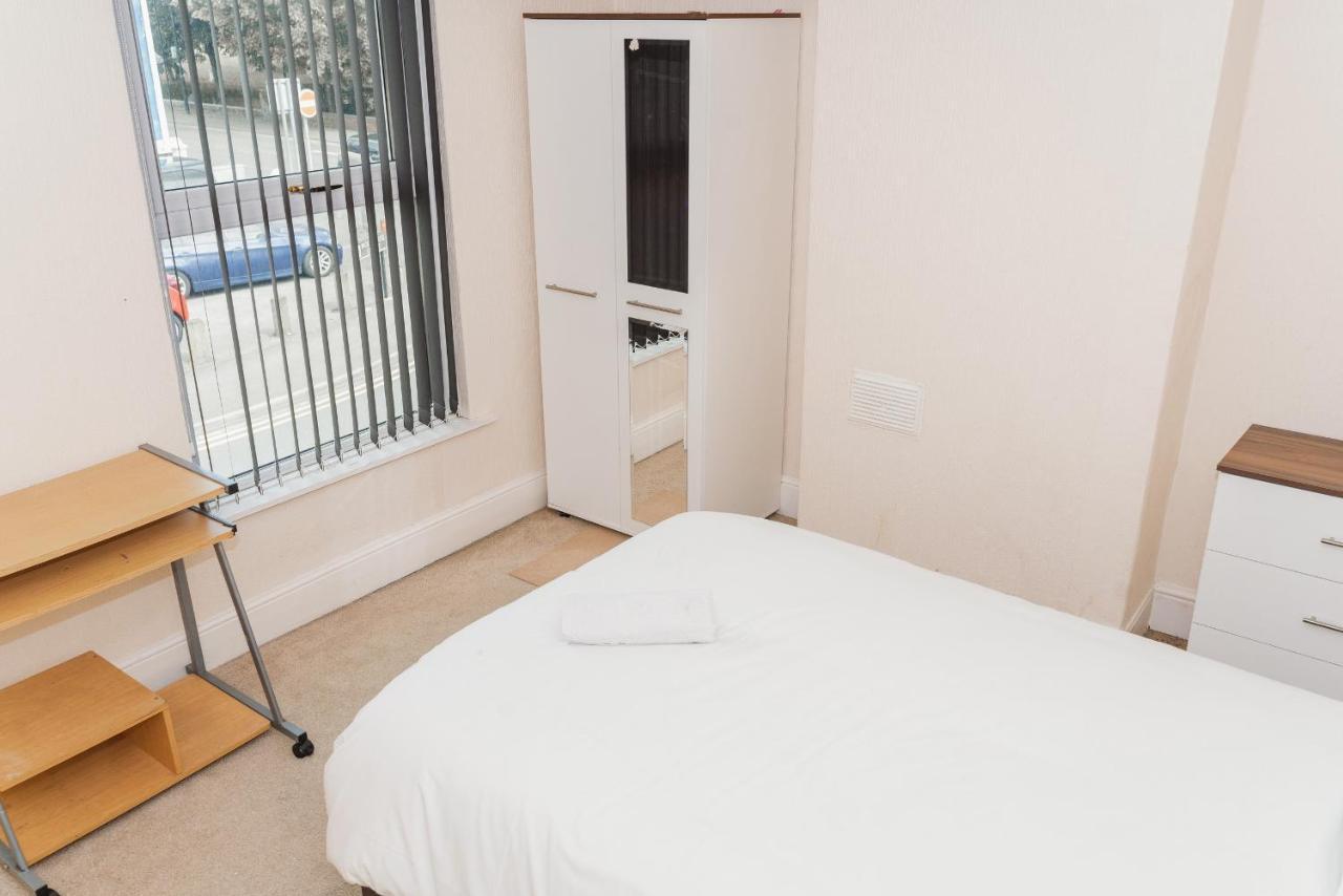Stoke-on-Trent Hanley Park House 빌라 외부 사진
